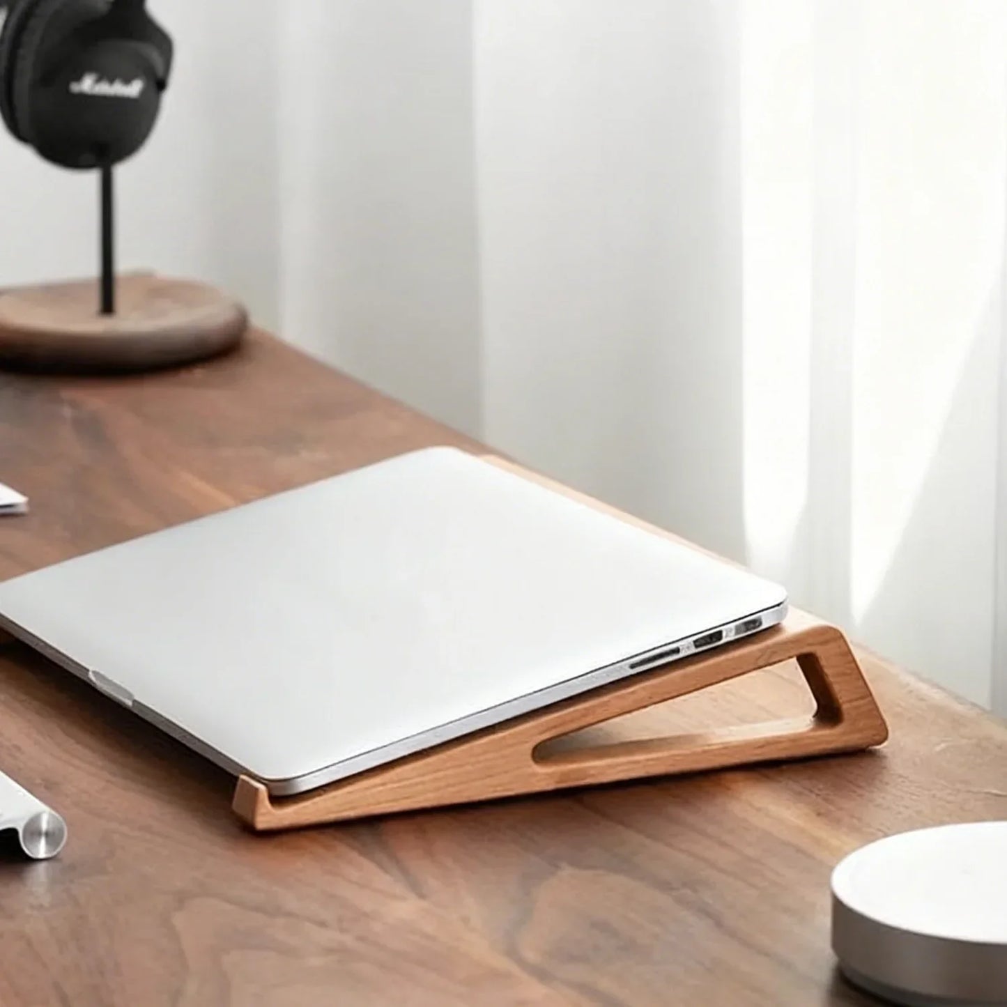 Support Ordinateur Portable en Bois Ergonomique | WoodLift Pro